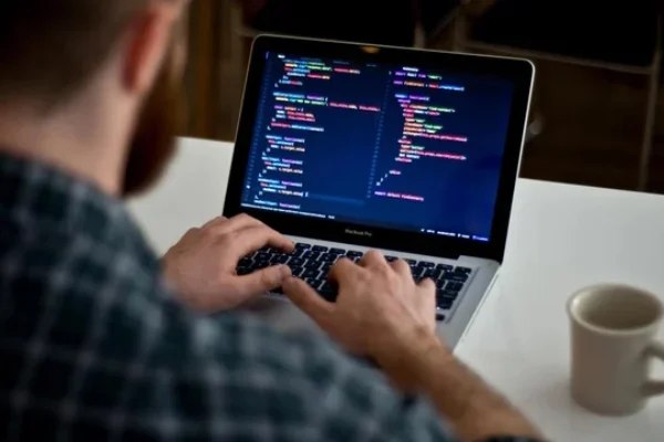 Empresa argentina dará 100 mil becas para aprender a programar gratis