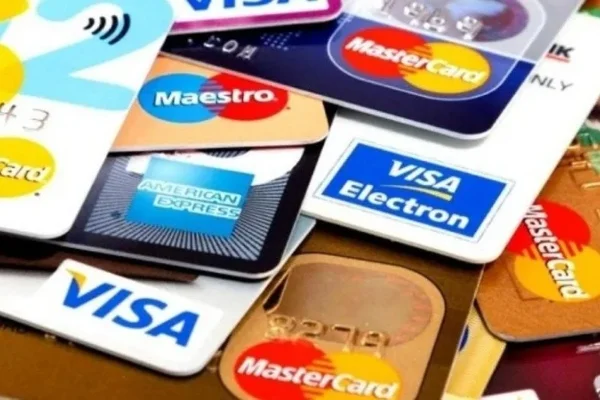 Visa, MasterCard y American Express cesaron sus actividades en Rusia
