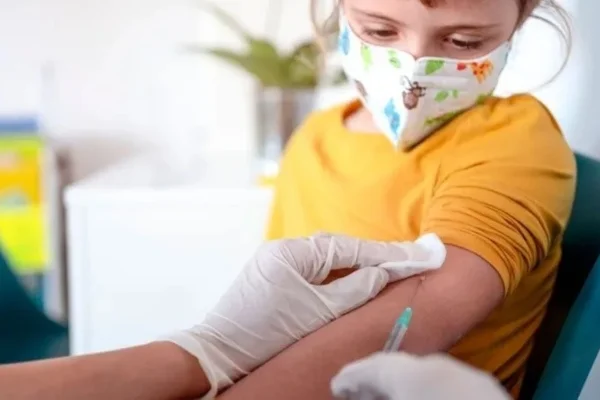 Se amplió el uso de la vacuna Moderna para niños de entre 6 a 11 años