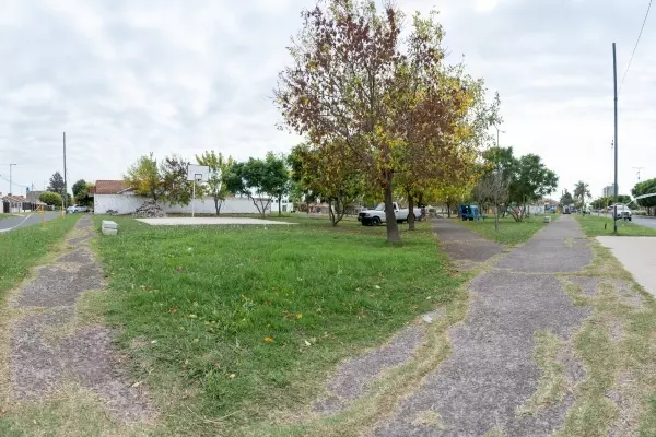 Continúan las obras en las plazas y parques de la ciudad