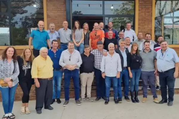 Berti participó de una reunión del espacio “Hacemos Santa Fe”