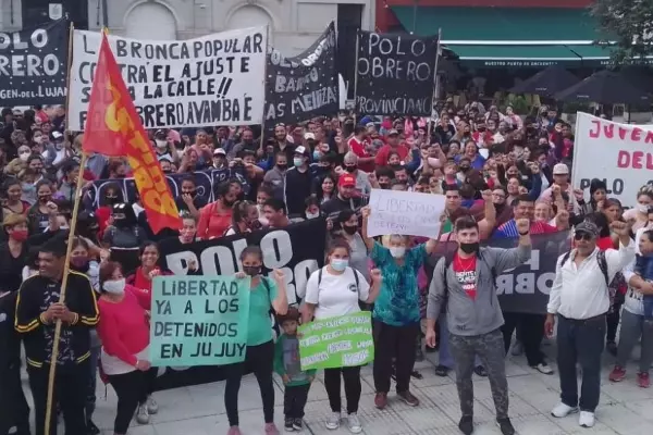 Movimientos sociales se manifestaron en la Plaza Mitre
