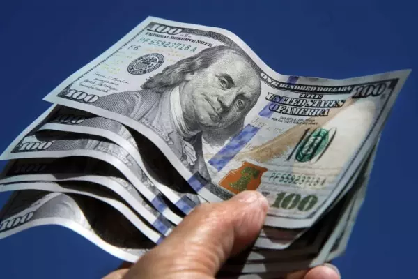 El dólar blue opera con una ligera baja