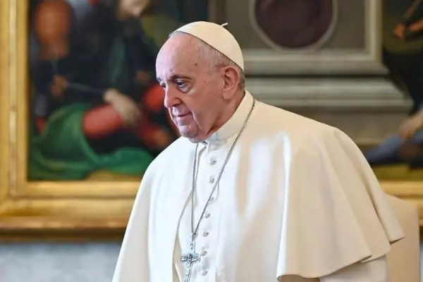 El papa Francisco, limitado por dolores en una pierna