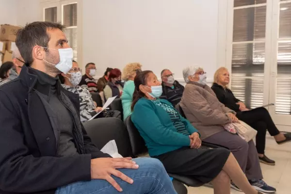 Es muy importante acercar a nuestros adultos mayores a las nuevas tecnologías