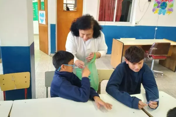 La Municipalidad continúa realizando charlas de salud en las escuelas de la ciudad