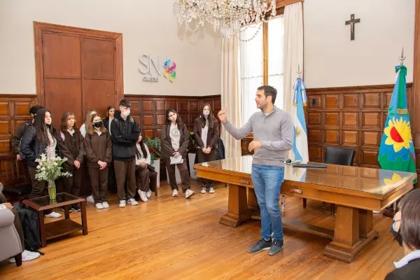 Manuel Passaglia recibió a alumnos de la escuela Pompeya
