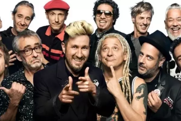 La banda ya presentó los dos primero capítulos, "A" y "D"