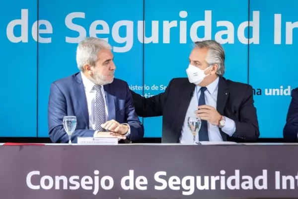 El ministro de Seguridad, Aníbal Fernández, junto al presidente, Alberto Fernández.