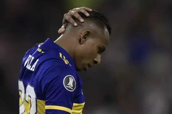Sebastián Villa tiene prohibido salir del país y acercarse a la joven que lo denuncia de haberla violado.
