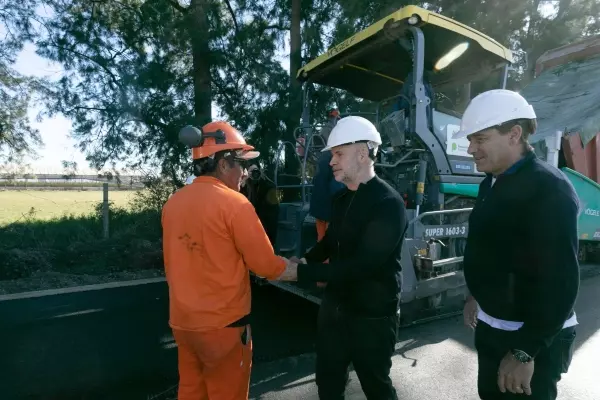 Larreta, y el intendente de La Plata, Julio Garro, encabezaron hoy una recorrida por el cordón productivo local