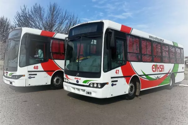 Se levantó el paro de colectivos para mañana jueves y el viernes