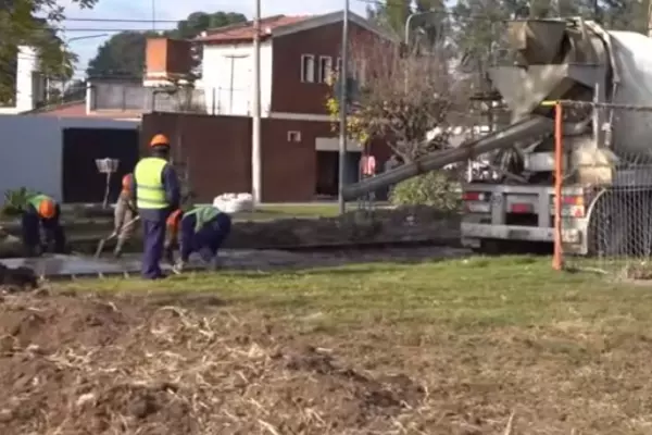 La Municipalidad avanza con los trabajos en la plaza de bº Astul Urquiaga