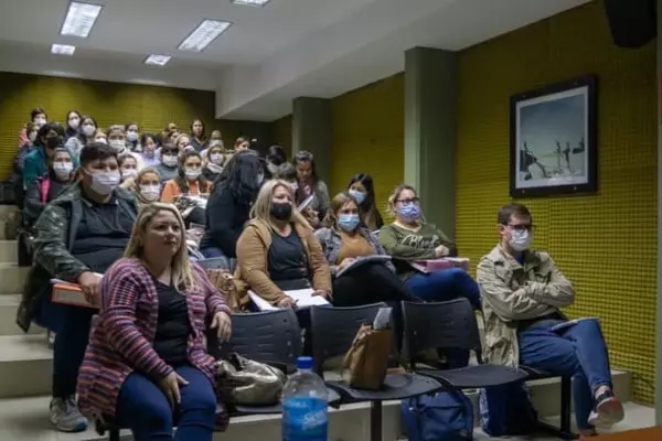 promueve una jerarquización de los servicios de Neonatología en la ciudad.