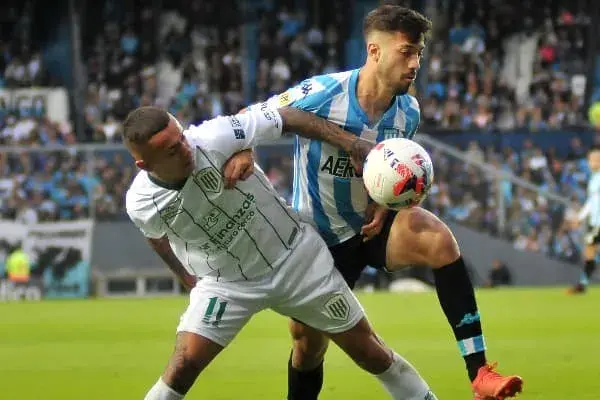 Racing empato con Banfield y salvo el invicto