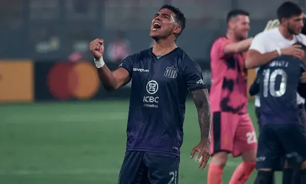 Tras un mal semestre, Talleres logra su primera alegría.