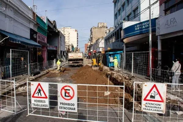 La Municipalidad avanza con la obra de refuncionalización del centro ahora sobre calle Nación