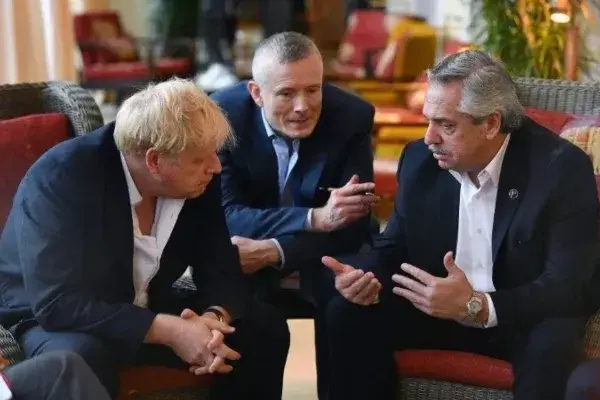 Fernández dialogó con Johnson pero descartó un acuerdo bilateral sin negociar Malvinas