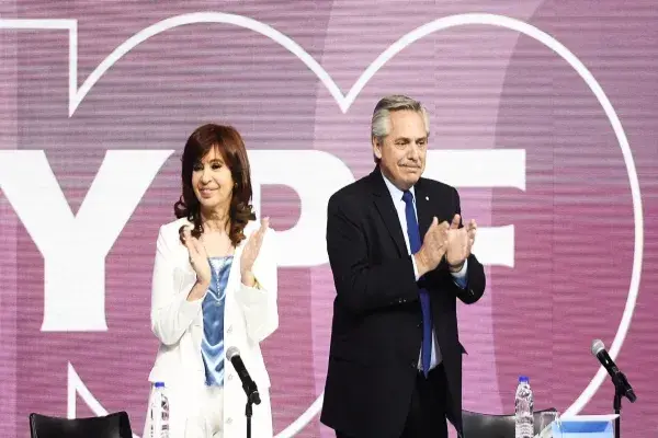 Cristina Kirchner a Alberto Fernández: "Te pido que uses la lapicera"