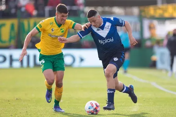 Defensa y Vélez se acordaron de los goles en el final y empataron 1 a 1