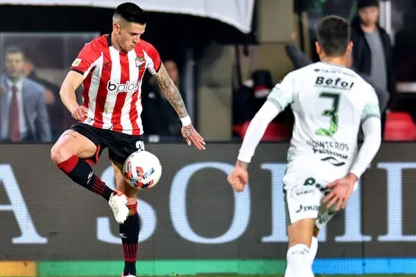 Estudiantes le gano a Sarmiento 2 a 1