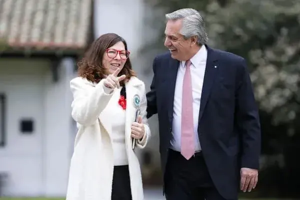 Con Batakis, el Gabinete Nacional recupera presencia femenina
