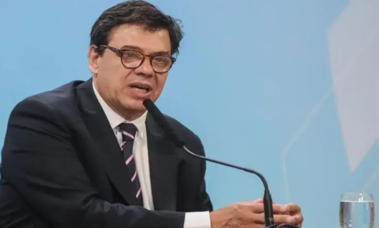 Moroni adelantó que se reabrirán paritarias si se atrasan respecto a la inflación