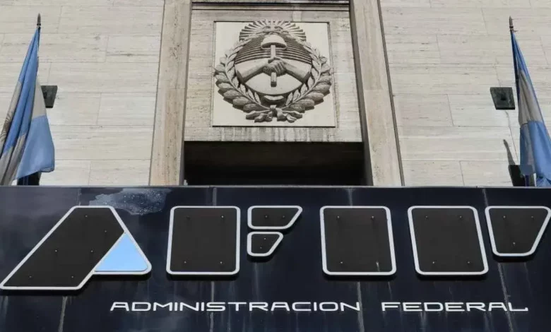 AFIP comenzó a devolver el 35% de impuesto a la ganancia que cobra con el dólar solidario: Cómo pedir la devolución