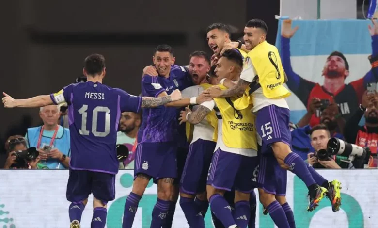 Argentina venció a Polonia, terminó primera del Grupo C y se clasificó a octavos de final