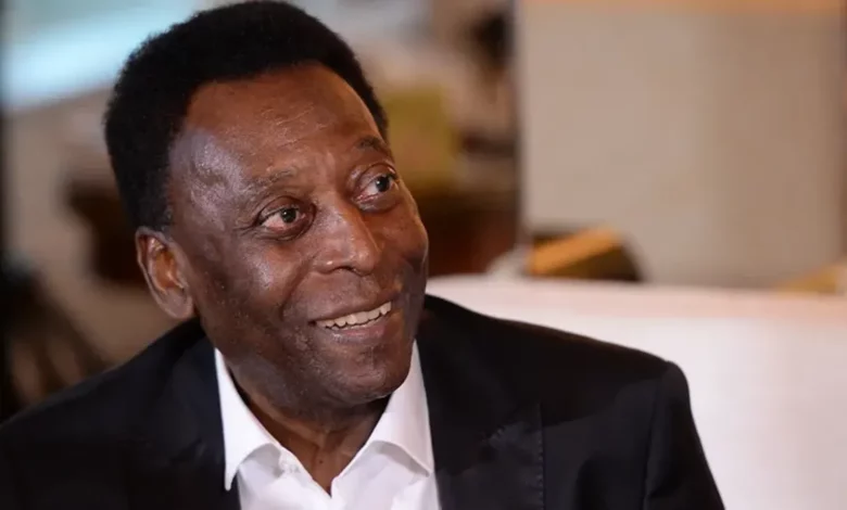 "Diego está sonriendo", escribió Pelé para resaltar el triunfo de la Selección