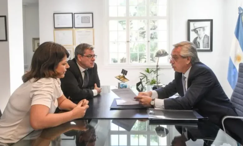Alberto Fernández entregó a Diputados el pedido de juicio político a la Corte y planea convocar a sesiones extraordinarias lo antes posible