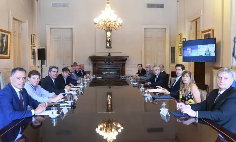 El Presidente y 12 Gobernadores firmaron el pedido de juicio político a la Corte