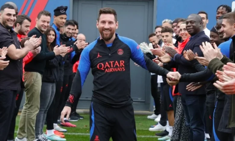 Pasillo de campeón y aplausos