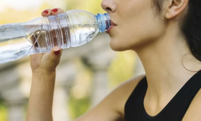 Para no envejecer, es recomendable ingerir agua en cantidad