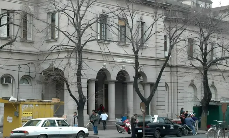 El Hospital de Niños "Sor María Ludovica" atraviesa una crisis sin precedentes por bajos salarios y éxodo de profesionales