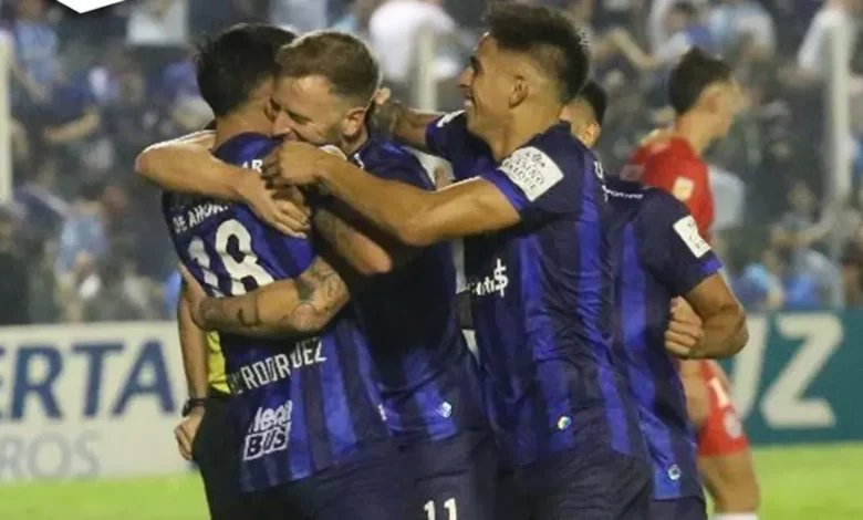 Atlético Tucumán derrota 1-0 a Arsenal en un partido clave de la Liga Profesional. Gol de Ruiz Rodríguez en el último minuto