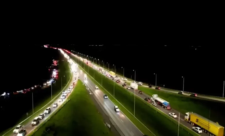 Caos de tránsito en la Autopista Rosario-Buenos Aires tras el partido de Rosario Central en San Nicolás por Copa Argentina