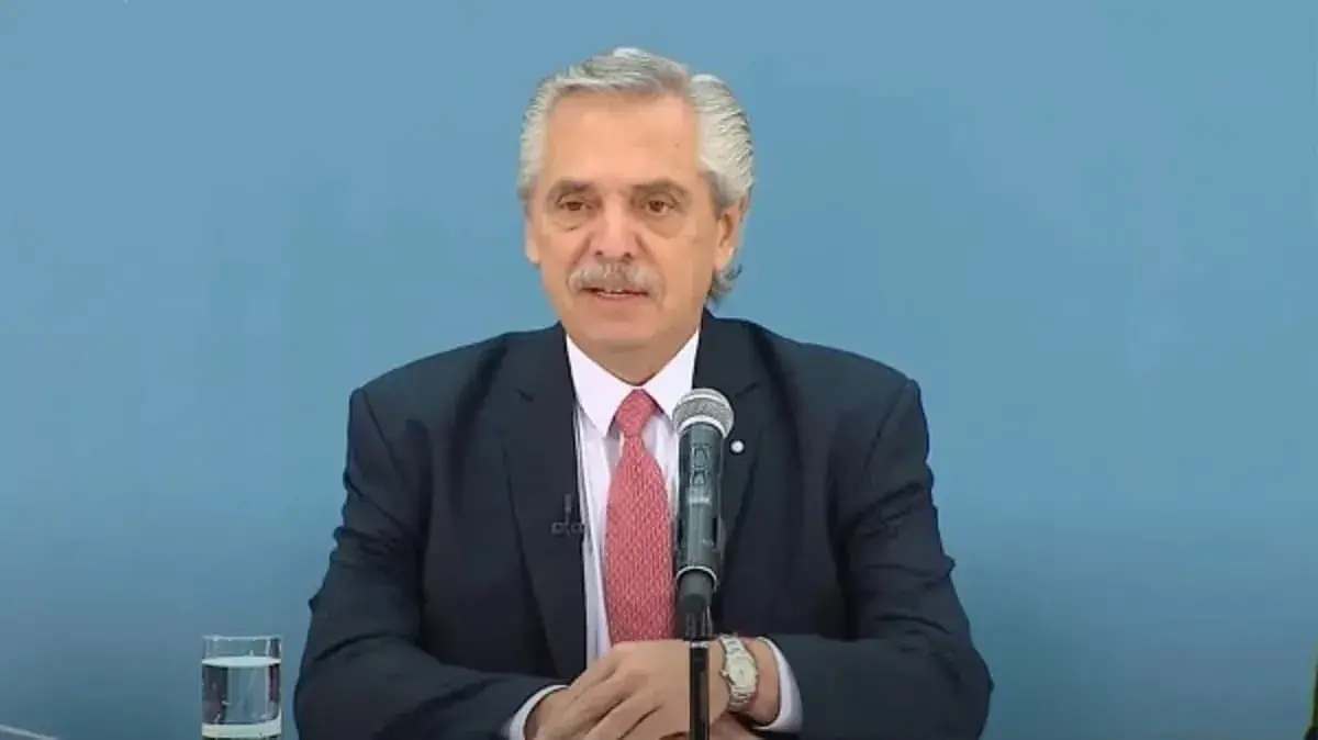 El presidente Alberto Fernández hace balance de su gobierno, resaltando la transparencia, libertad de prensa y su enfoque en reformar la Justicia.