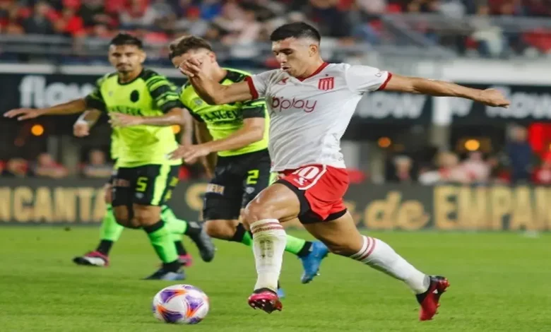 Estudiantes de La Plata derrota a Barracas Central en un emocionante encuentro de la Liga Profesional 2023, consolidándose en el tercer puesto